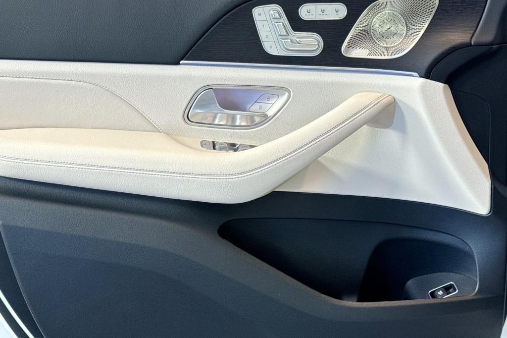 new 2026 Mercedes-Benz GLS 450 car, priced at $98,020