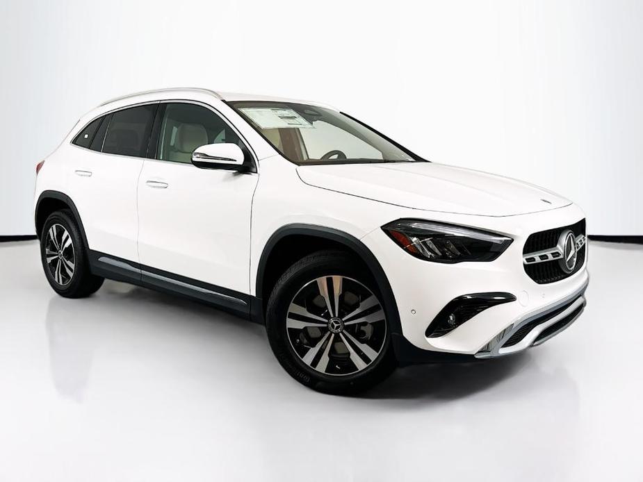 new 2025 Mercedes-Benz GLA 250 car, priced at $44,620