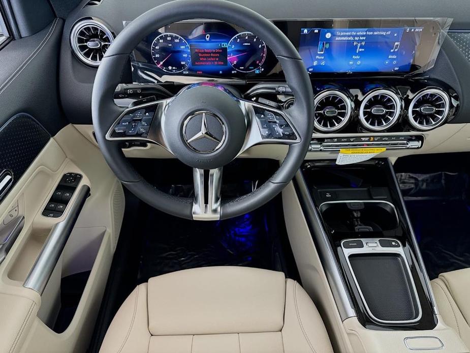 new 2025 Mercedes-Benz GLA 250 car, priced at $44,620