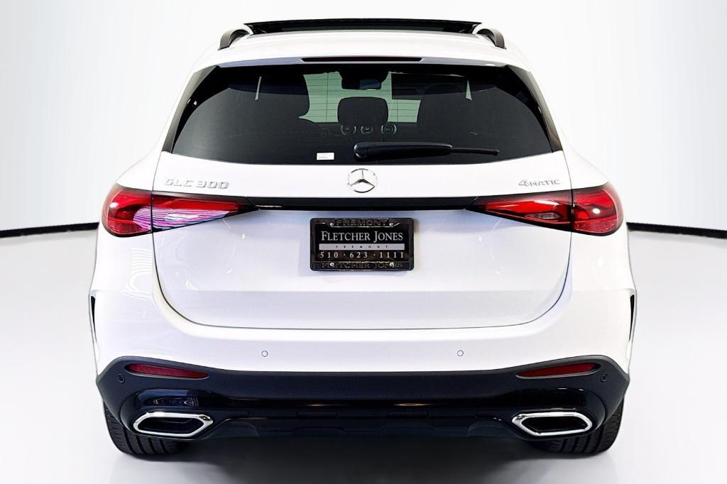 new 2025 Mercedes-Benz GLC 300 car, priced at $63,585