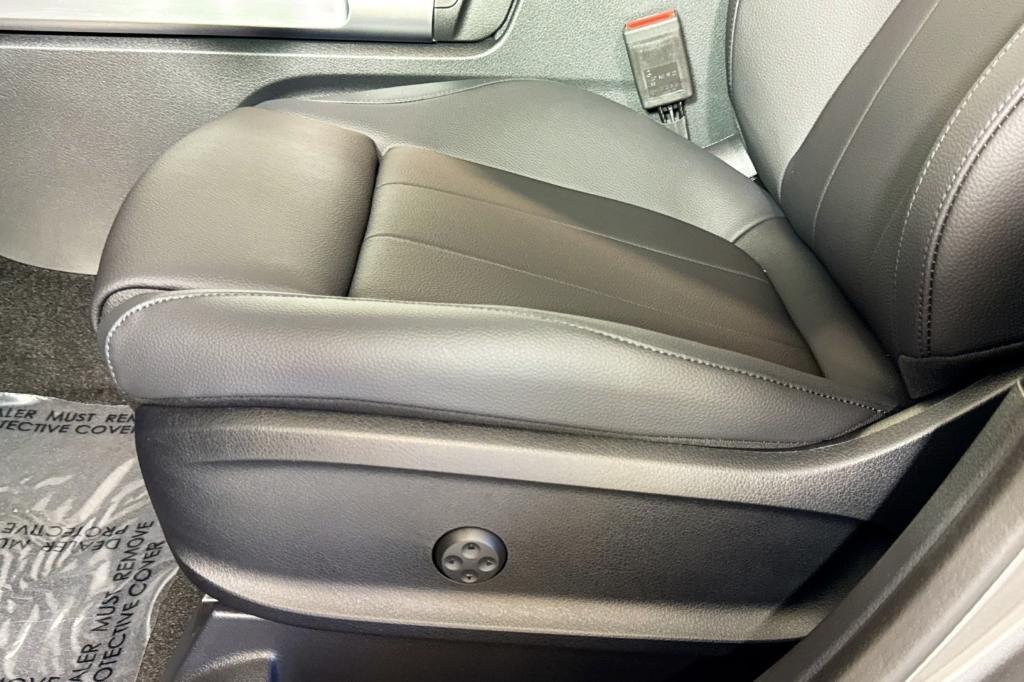 new 2026 Mercedes-Benz GLB 250 car, priced at $51,295