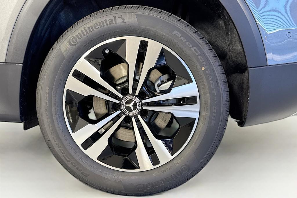 new 2026 Mercedes-Benz GLB 250 car, priced at $51,295