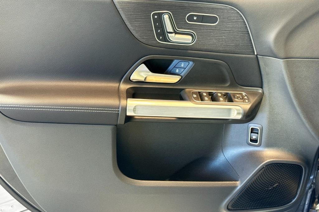 new 2026 Mercedes-Benz GLB 250 car, priced at $51,295