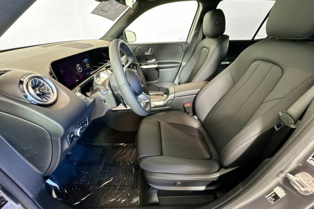 new 2026 Mercedes-Benz GLB 250 car, priced at $51,295