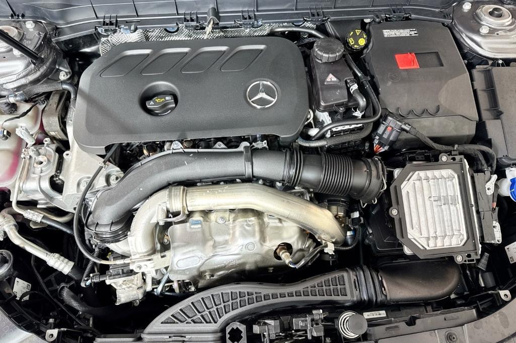 new 2026 Mercedes-Benz GLB 250 car, priced at $51,295