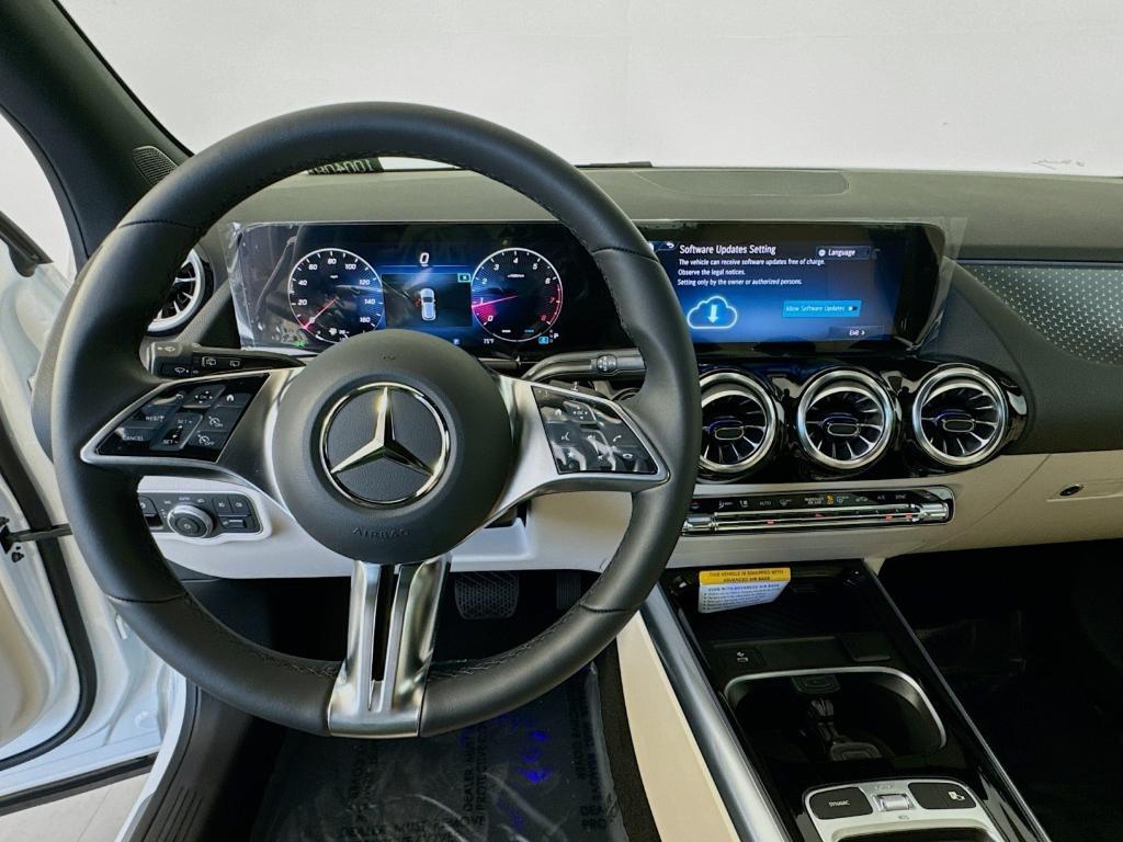 new 2025 Mercedes-Benz GLA 250 car, priced at $45,545