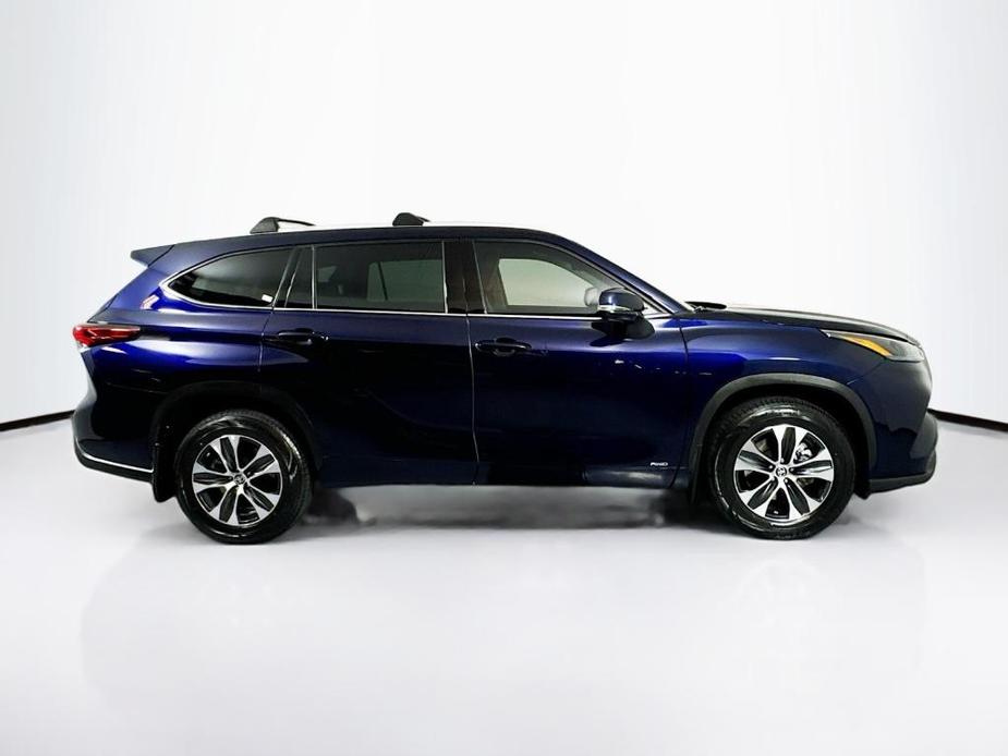 used 2022 Toyota Highlander Hybrid car, priced at $33,982