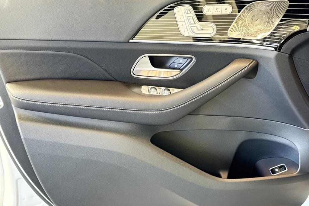 new 2026 Mercedes-Benz GLS 450 car, priced at $107,645