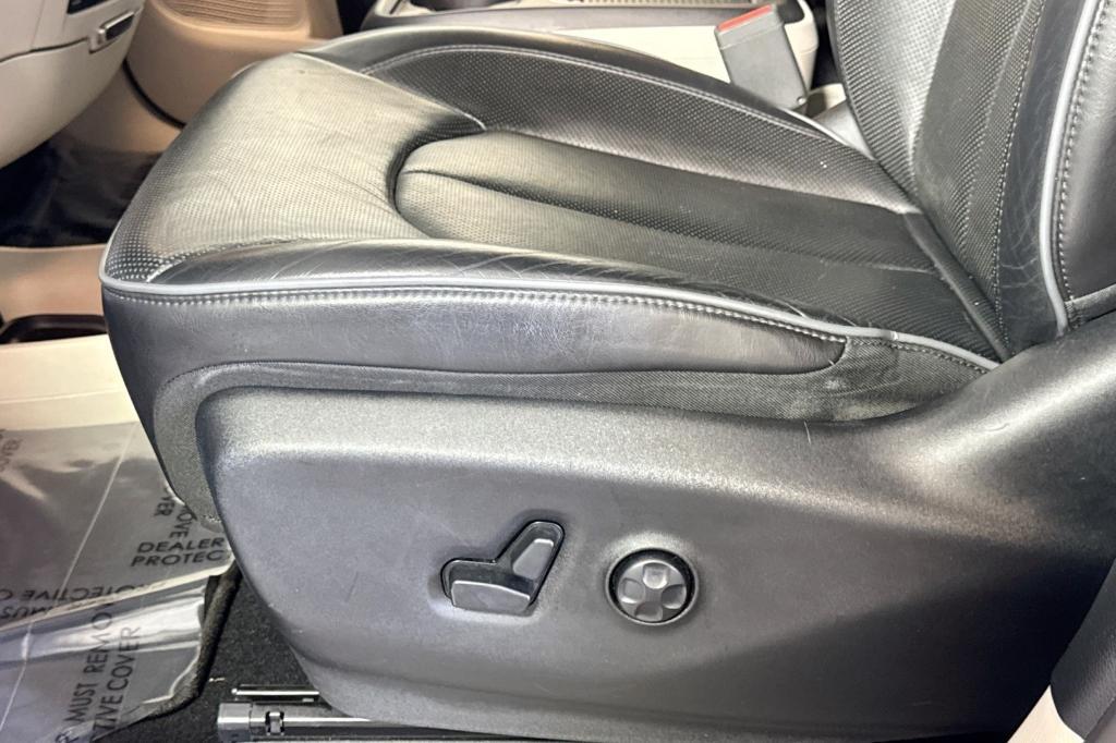 used 2018 Chrysler Pacifica Hybrid car, priced at $21,994