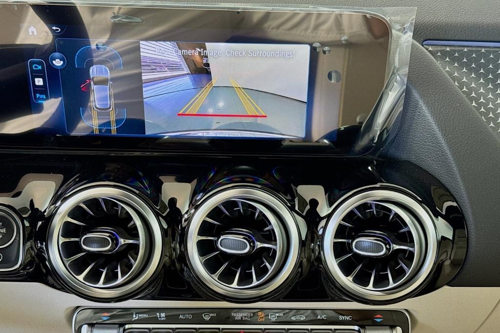 new 2025 Mercedes-Benz GLA 250 car, priced at $46,195
