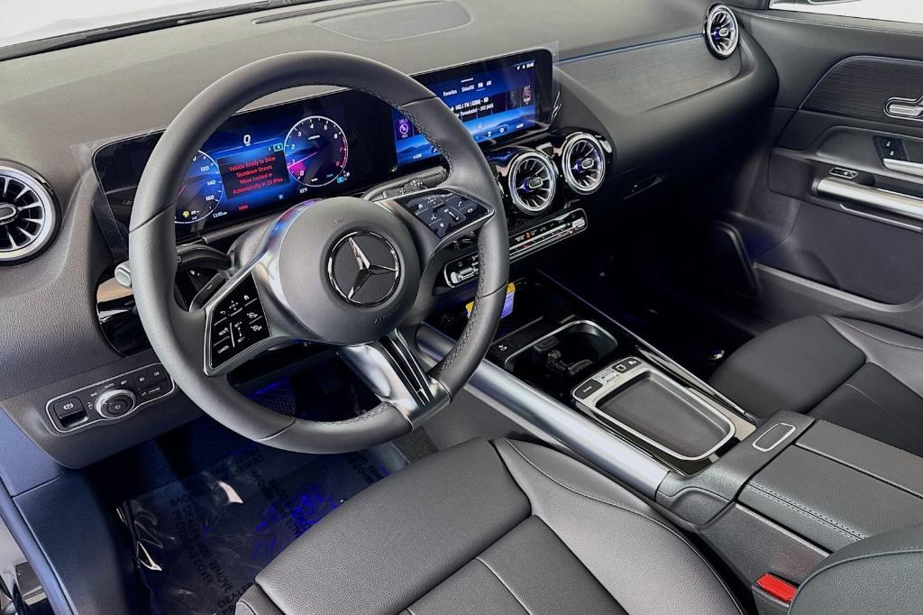 new 2025 Mercedes-Benz GLA 250 car, priced at $44,670