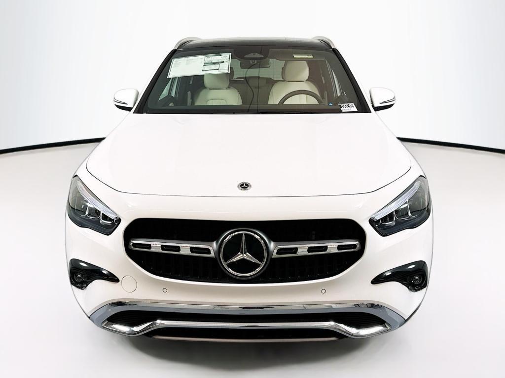 new 2025 Mercedes-Benz GLA 250 car, priced at $47,320