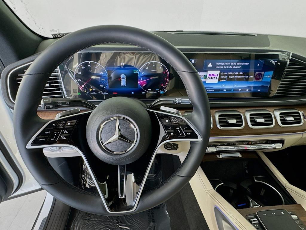 new 2025 Mercedes-Benz GLE 450 car, priced at $73,745