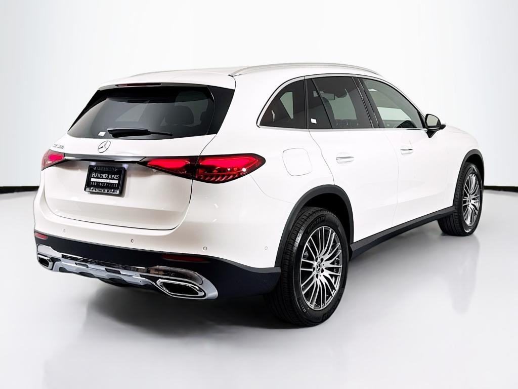 new 2025 Mercedes-Benz GLC 300 car, priced at $51,765