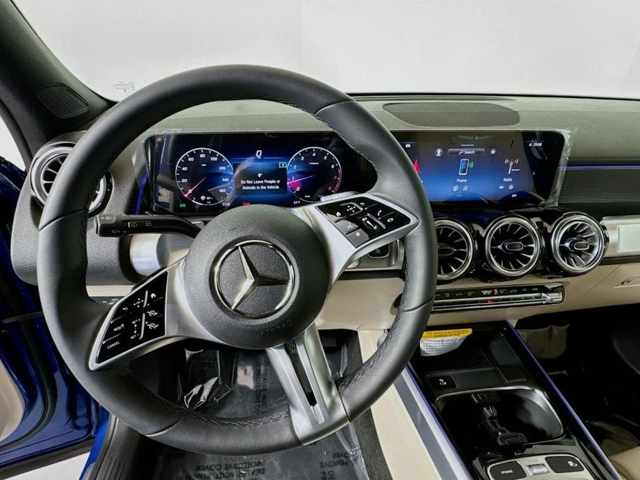 new 2024 Mercedes-Benz GLB 250 car, priced at $50,395