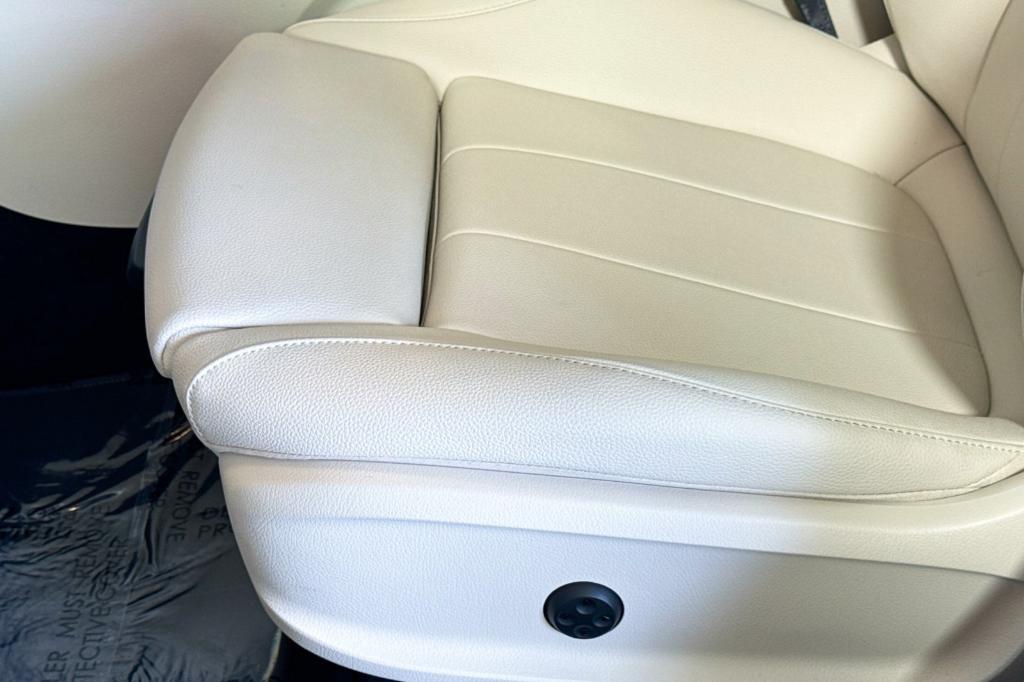 used 2025 Mercedes-Benz GLA 250 car, priced at $36,994