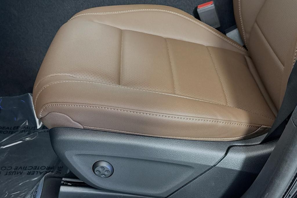 new 2025 Mercedes-Benz GLS 450 car, priced at $91,455