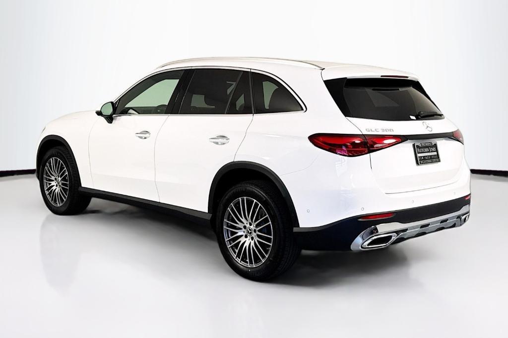 new 2025 Mercedes-Benz GLC 300 car, priced at $55,595