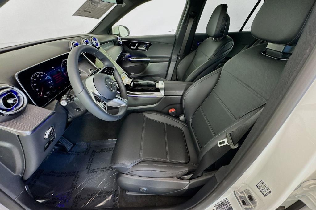 new 2025 Mercedes-Benz GLC 300 car, priced at $55,595