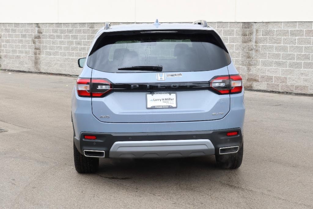 new 2025 Honda Pilot car, priced at $54,985