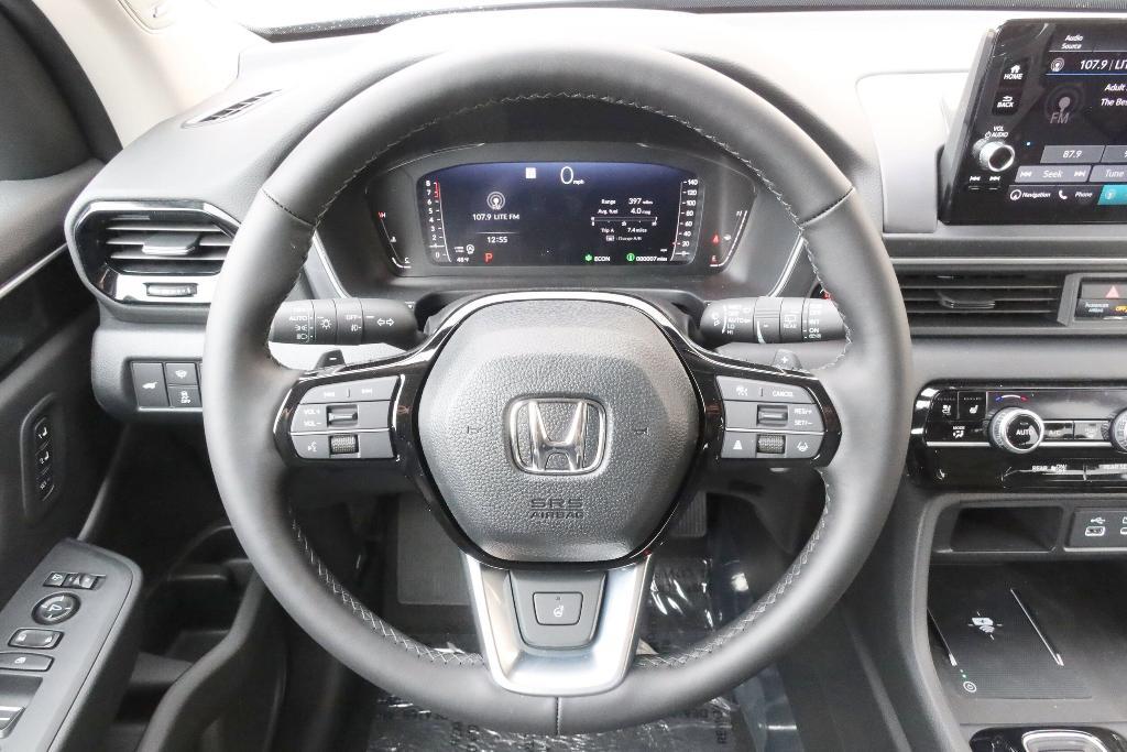 new 2025 Honda Pilot car, priced at $54,985