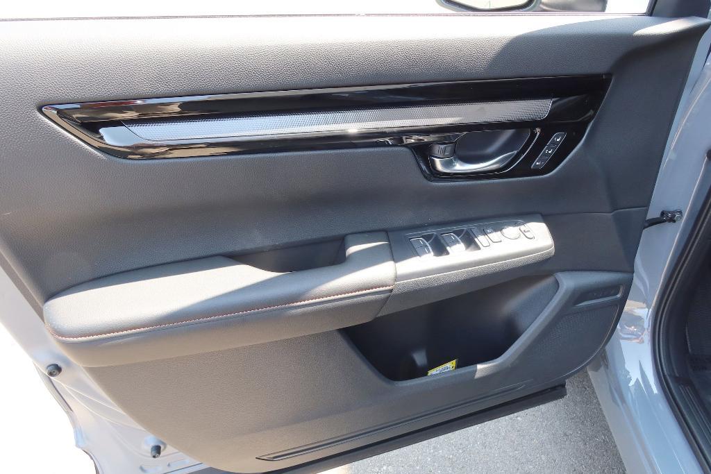 new 2025 Honda CR-V Hybrid car, priced at $42,950