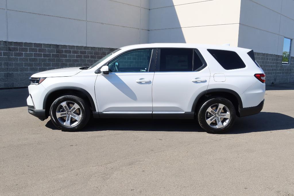new 2025 Honda Pilot car, priced at $48,280