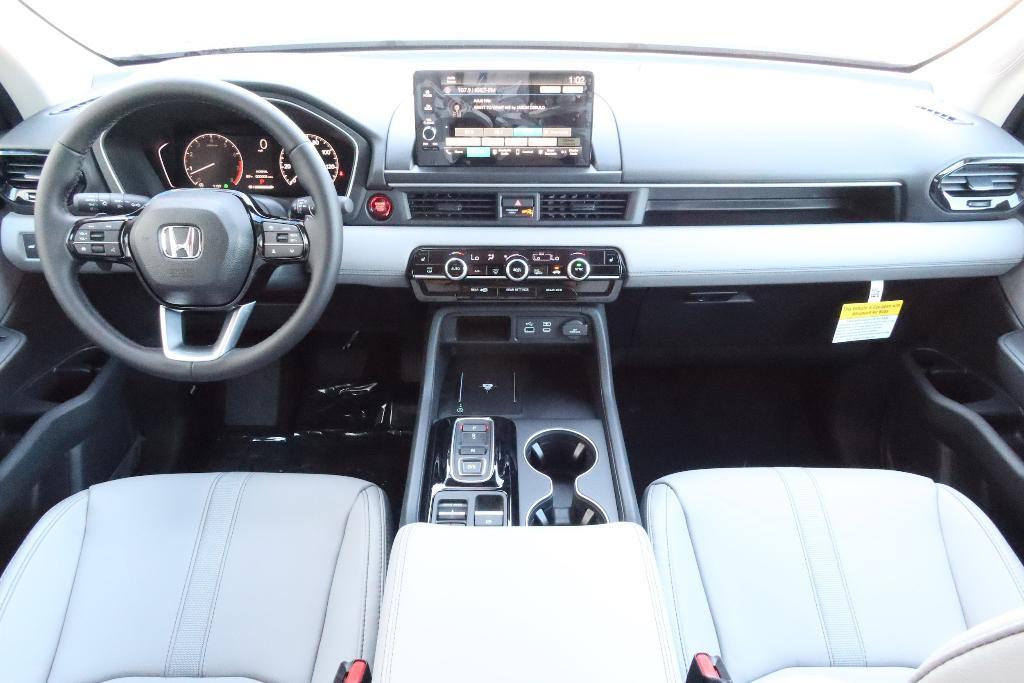 new 2025 Honda Pilot car, priced at $48,280