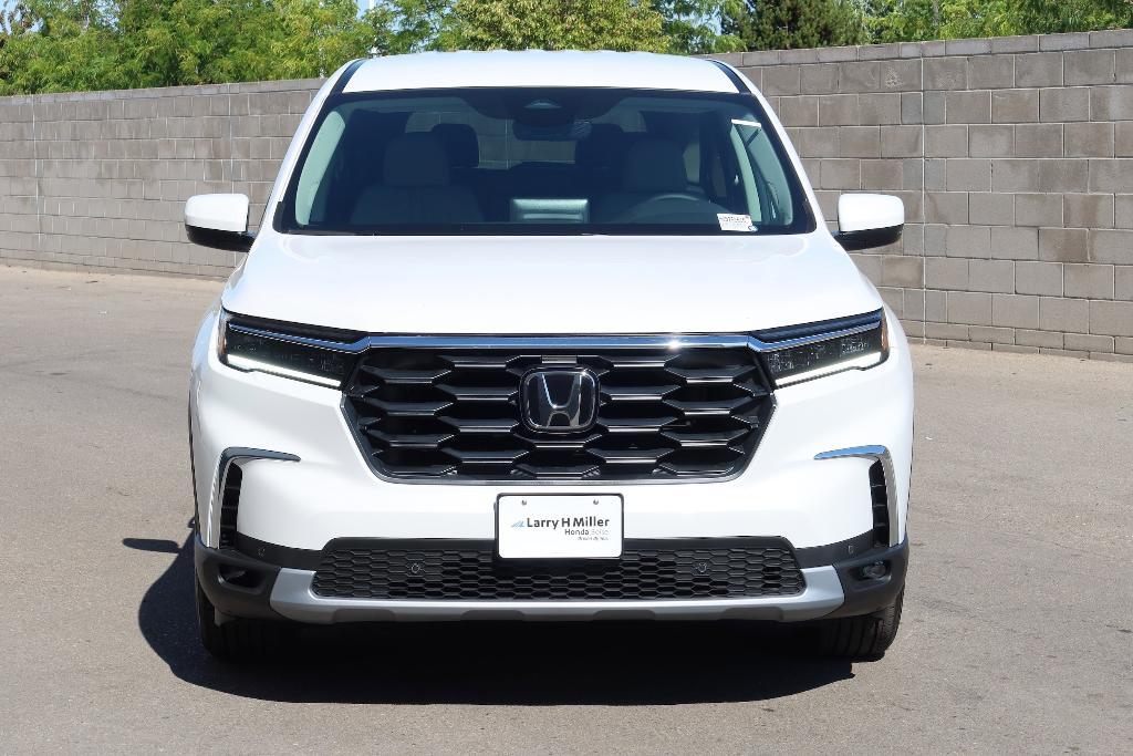 new 2025 Honda Pilot car, priced at $48,280