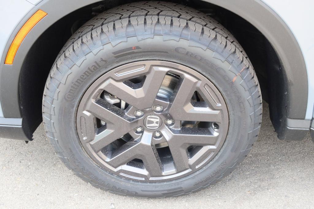 new 2026 Honda CR-V Hybrid car, priced at $40,705