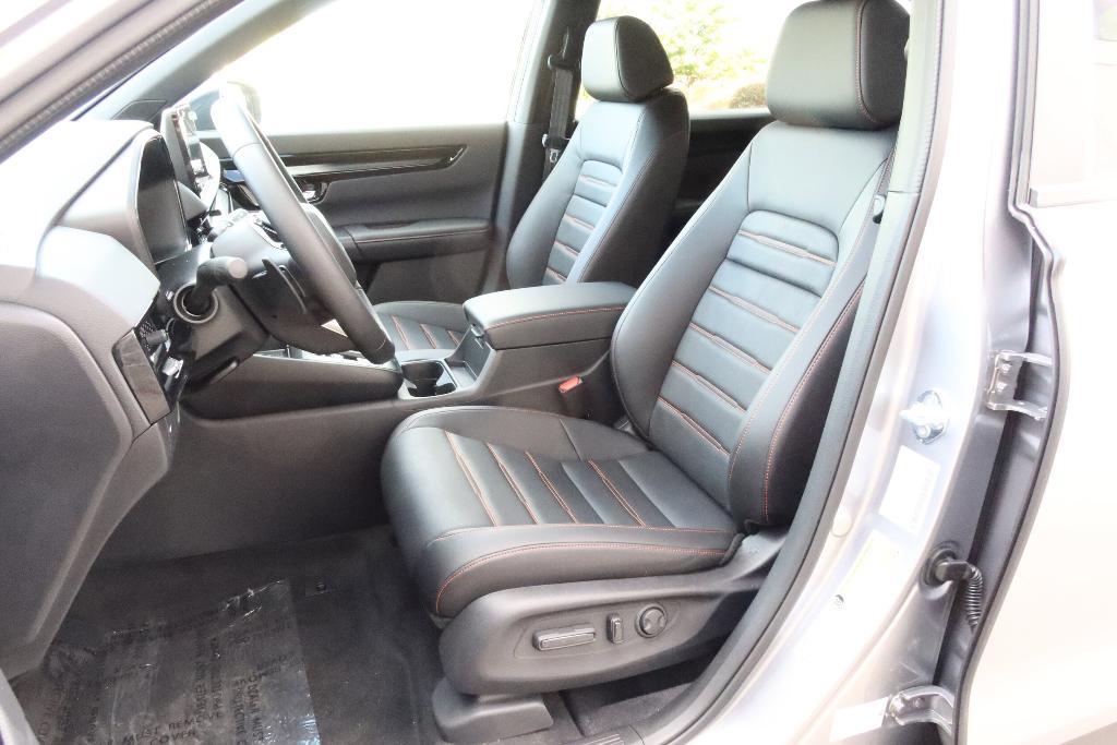 new 2026 Honda CR-V Hybrid car, priced at $43,700