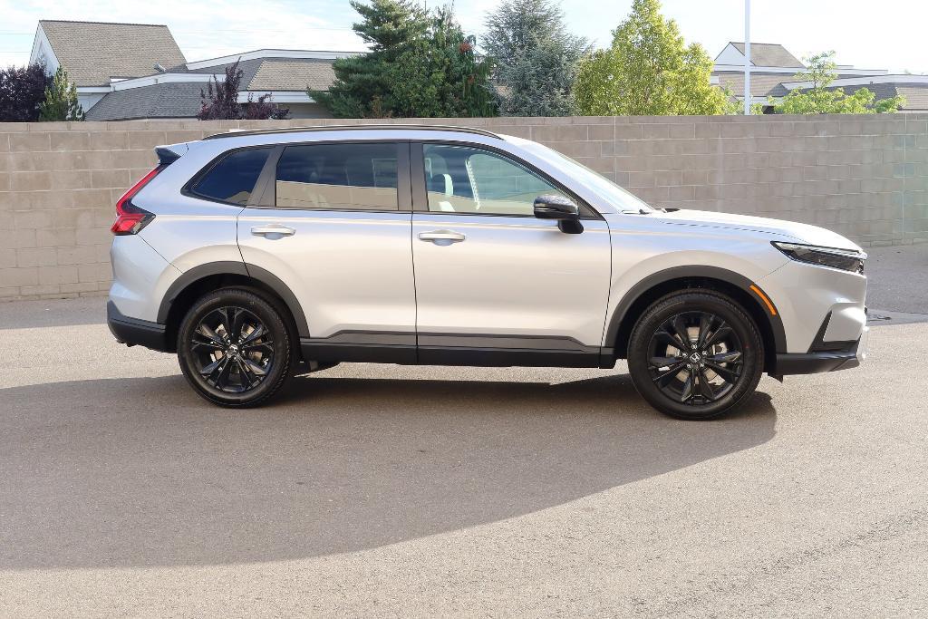 new 2026 Honda CR-V Hybrid car, priced at $43,700