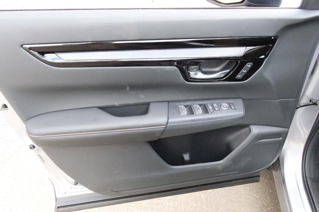 new 2026 Honda CR-V Hybrid car, priced at $43,700