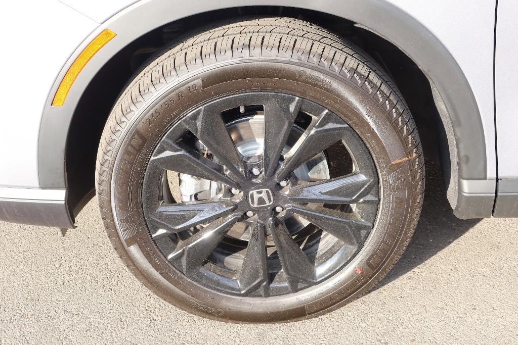 new 2026 Honda CR-V Hybrid car, priced at $43,700