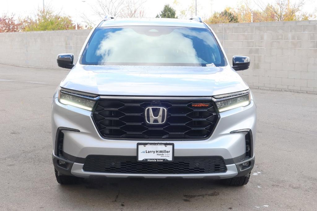 new 2025 Honda Pilot car, priced at $50,850