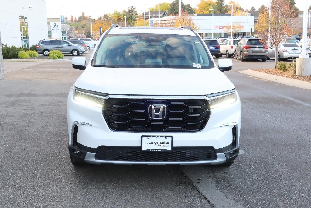 new 2025 Honda Pilot car, priced at $54,480