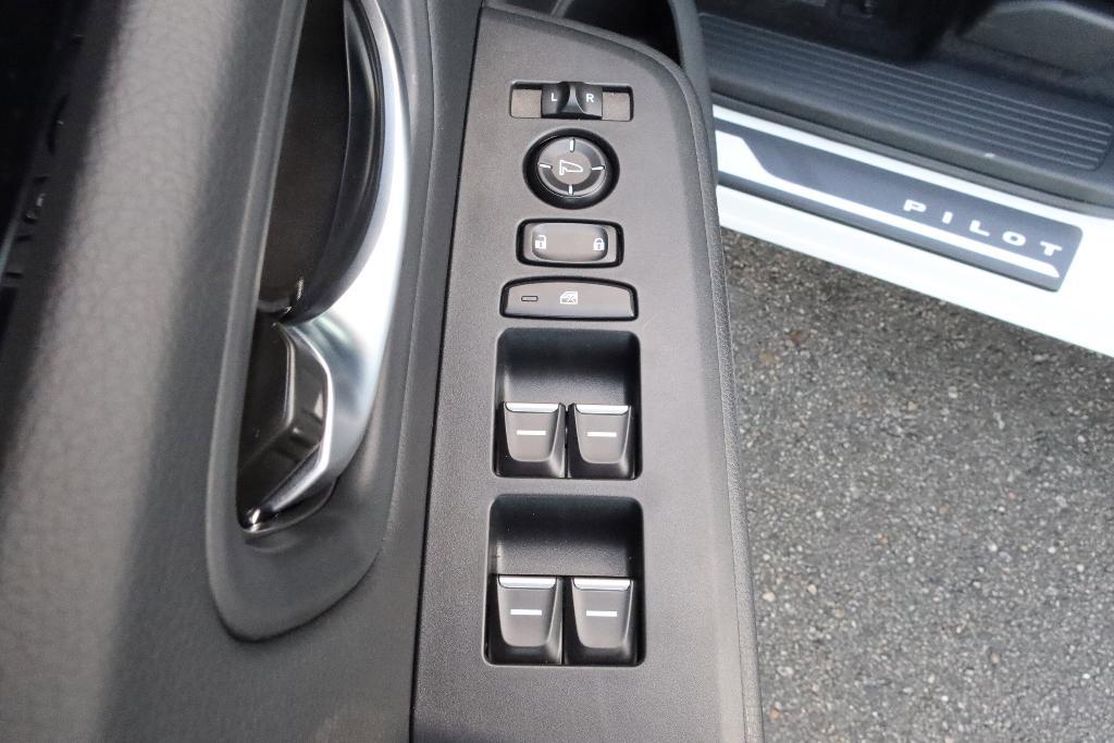 new 2025 Honda Pilot car, priced at $54,480