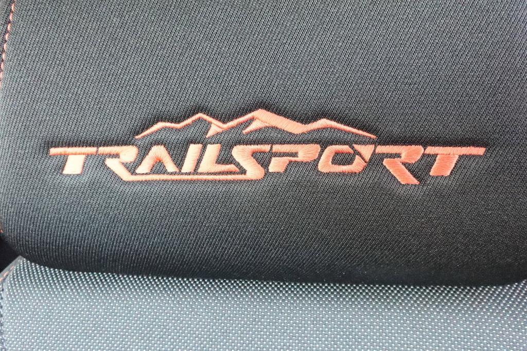 new 2026 Honda CR-V Hybrid car, priced at $40,250