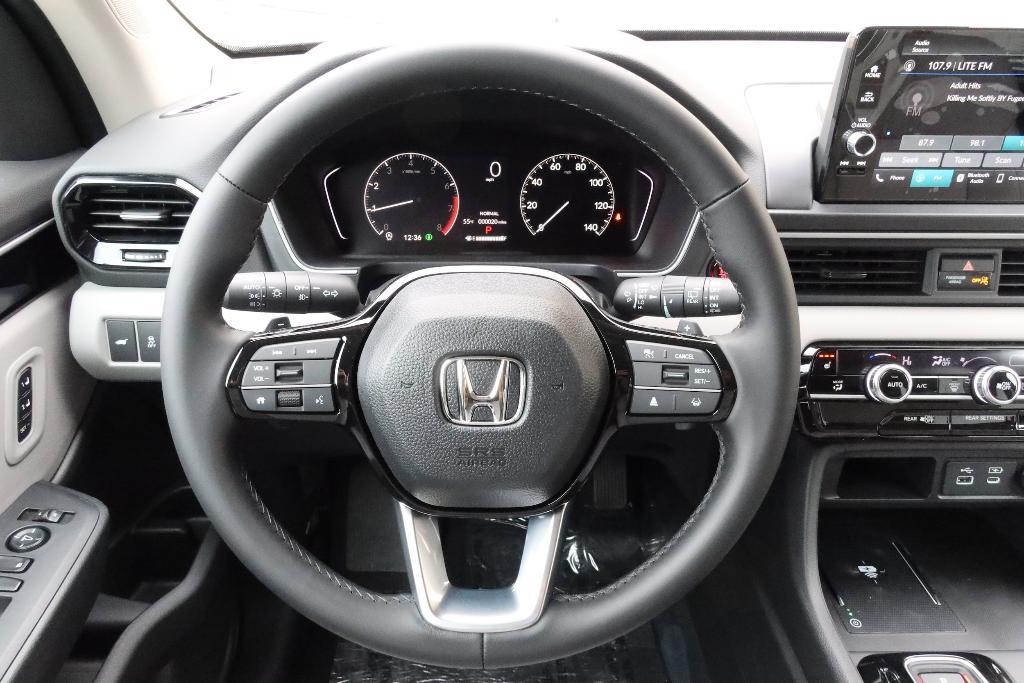 new 2025 Honda Pilot car, priced at $47,095