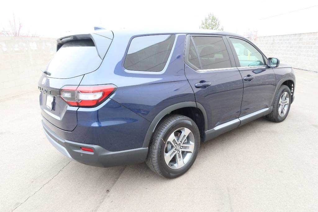 new 2025 Honda Pilot car, priced at $47,095