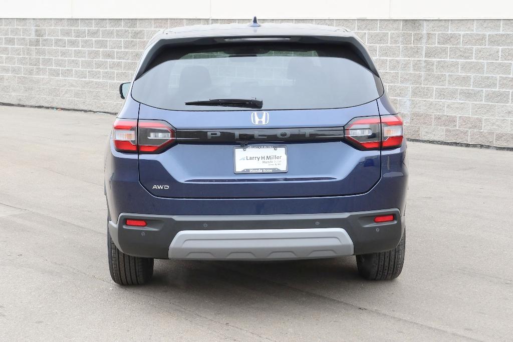 new 2025 Honda Pilot car, priced at $47,095
