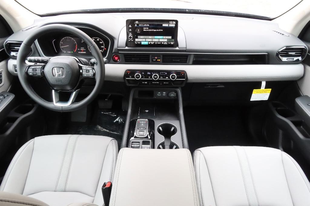 new 2025 Honda Pilot car, priced at $47,095