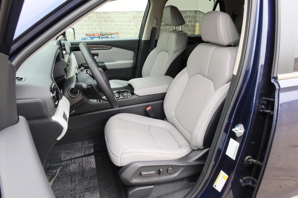 new 2025 Honda Pilot car, priced at $47,095