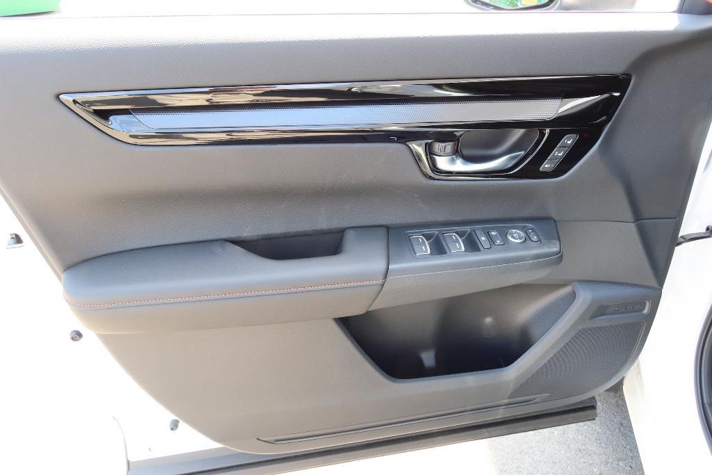 new 2025 Honda CR-V Hybrid car, priced at $42,950