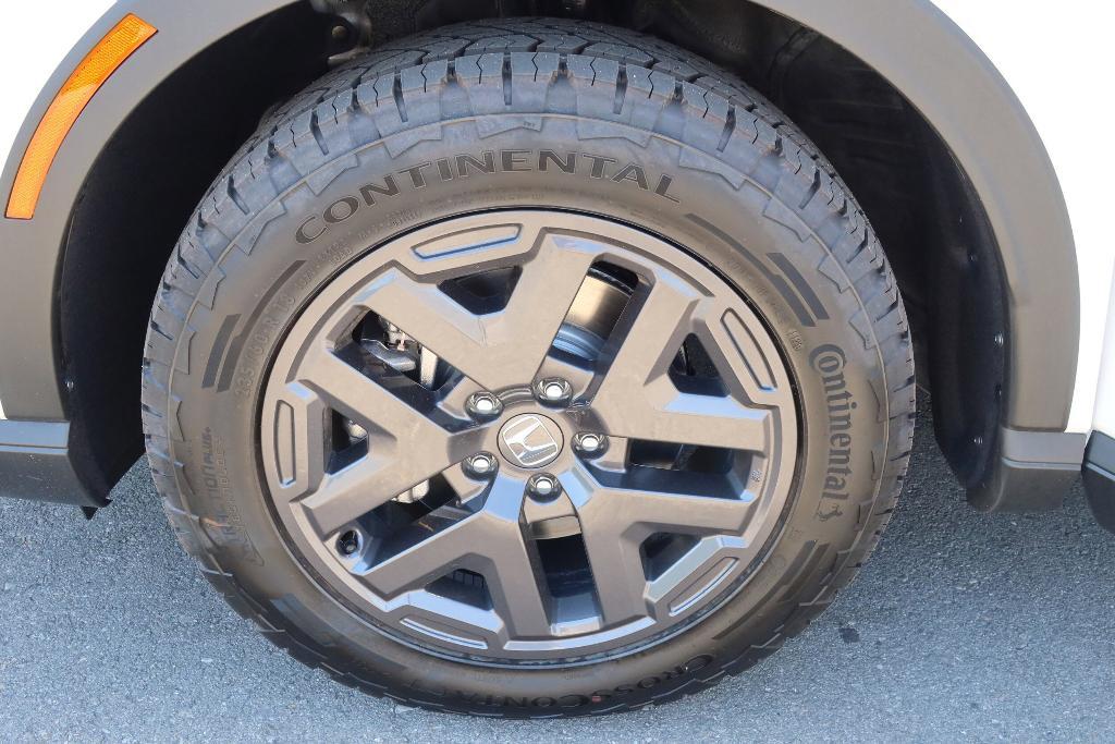 new 2026 Honda CR-V Hybrid car, priced at $38,849