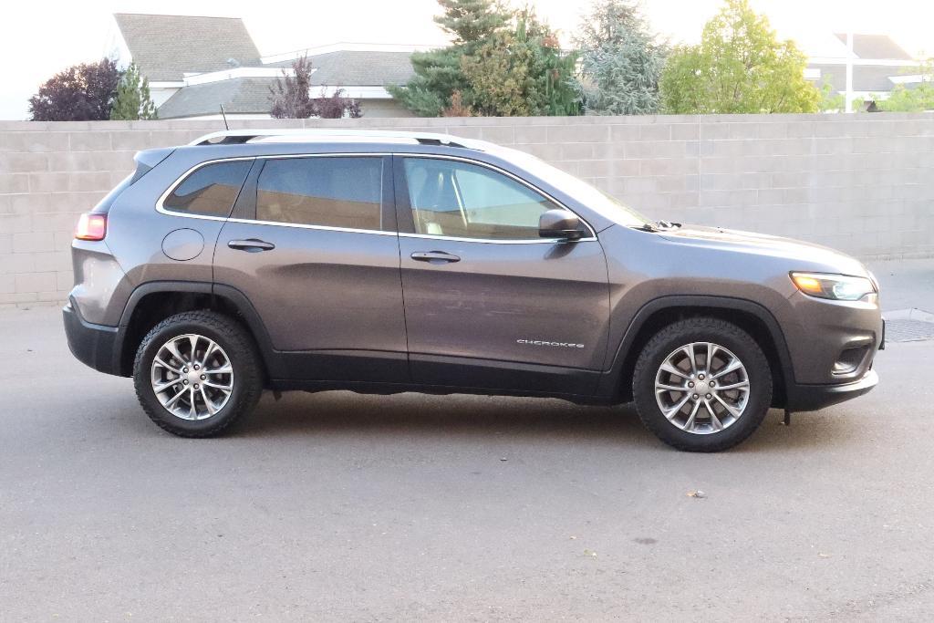 used 2019 Jeep Cherokee car, priced at $15,894