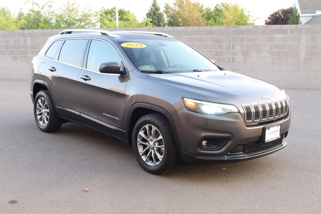 used 2019 Jeep Cherokee car, priced at $15,894