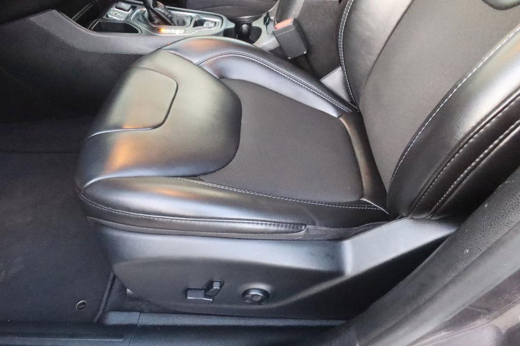 used 2019 Jeep Cherokee car, priced at $15,894