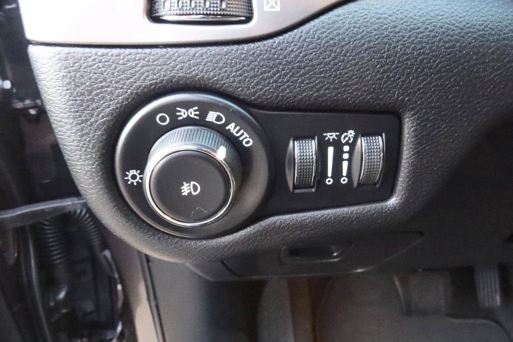 used 2019 Jeep Cherokee car, priced at $15,894