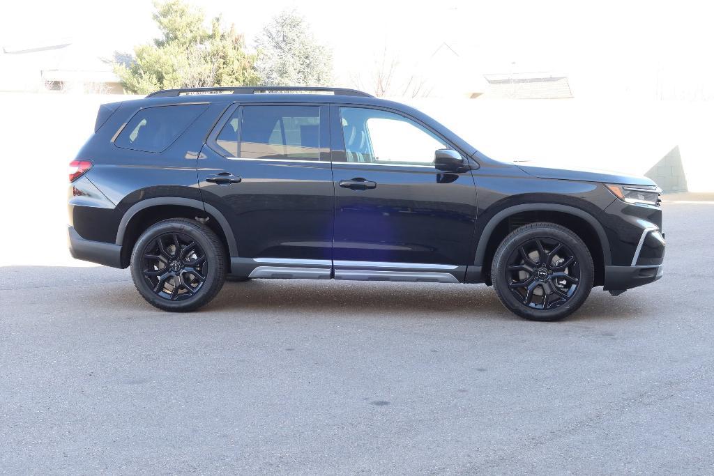 new 2025 Honda Pilot car, priced at $53,195